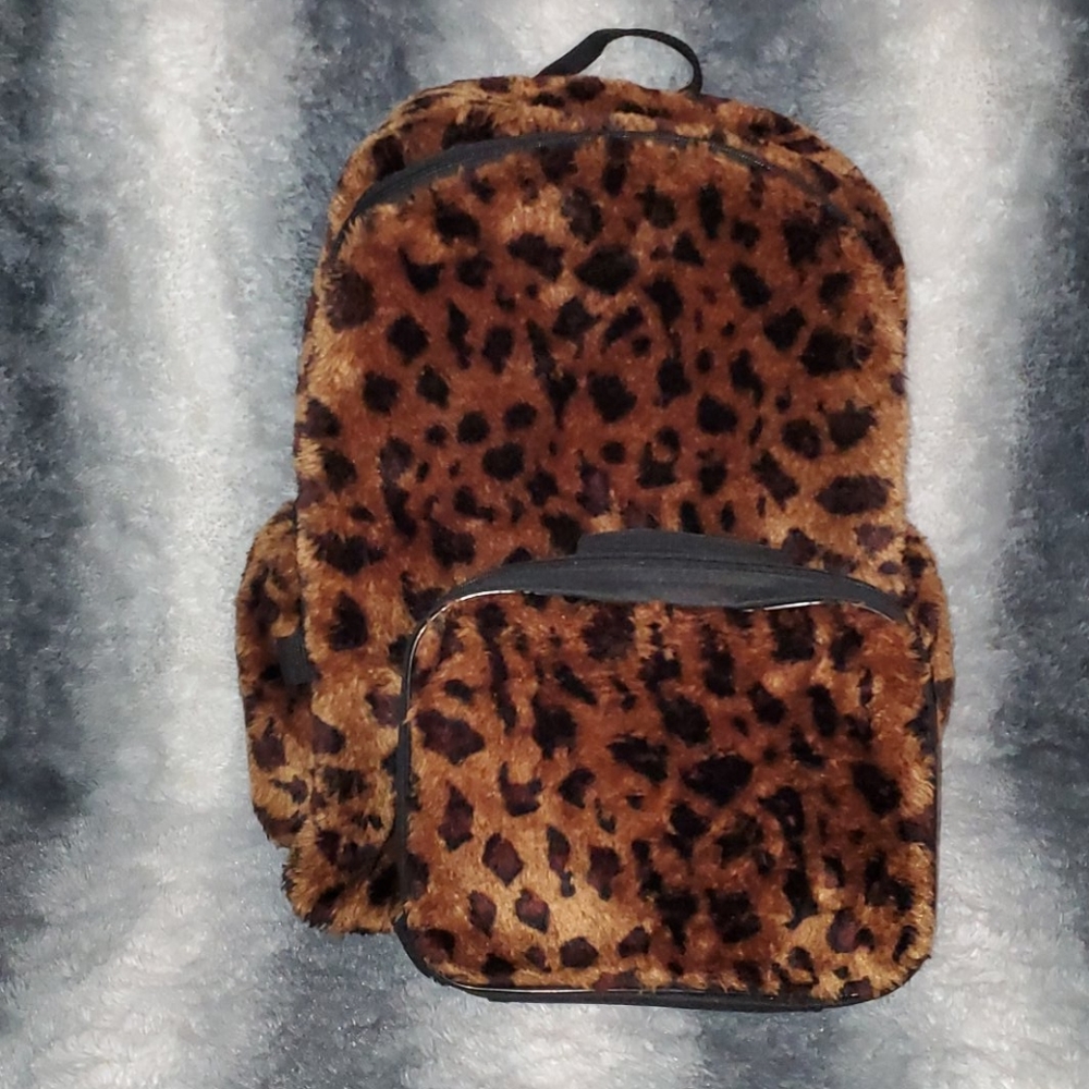 Plush leopard print backpack 🐆